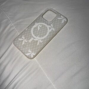 Velvet Caviar White Floral Phone Case